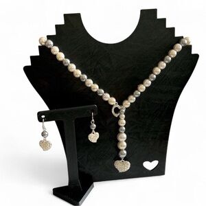 Avon sweet pearlesque lariat necklace and earring set includes three